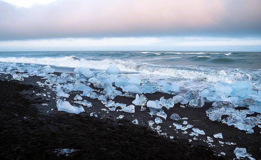 Iceland Glacier Lagoons: The Ultimate Guide to Jokulsarlon Fjallsarlon & Diamond Beach