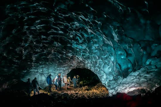 瓦特纳冰川蓝冰洞超级吉普3小时旅行团 | 杰古沙龙冰河湖出发