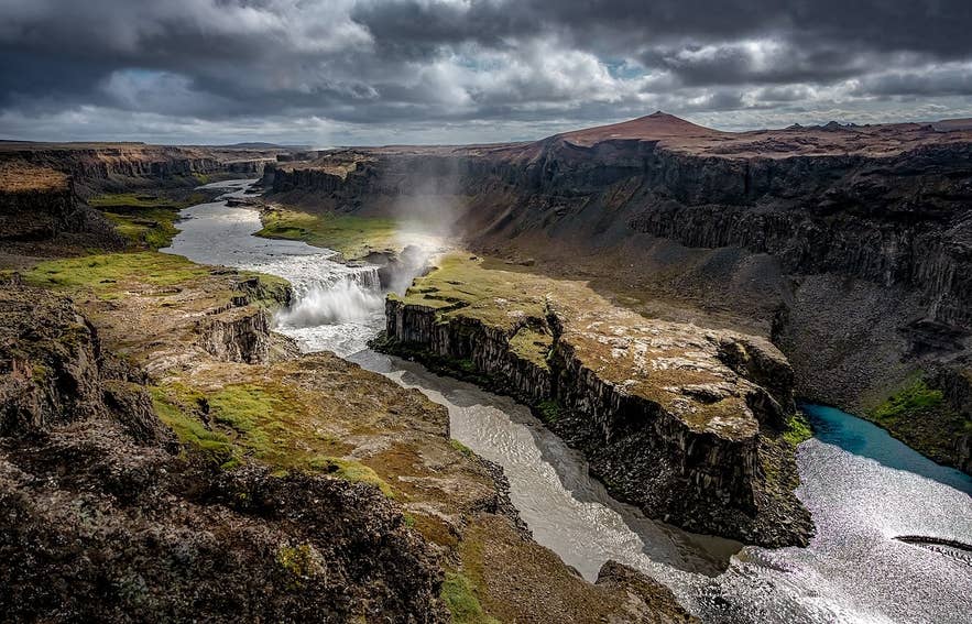 Hafragilsfoss Waterfall cascading into Jokulsargljufur Canyon. Hafragilsfoss Waterfall cascading into Jokulsargljufur Canyon.