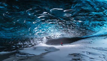 To-dages vintertur til sydkysten med Jökulsarlon-gletsjerlagunen og krystalisgrotte 