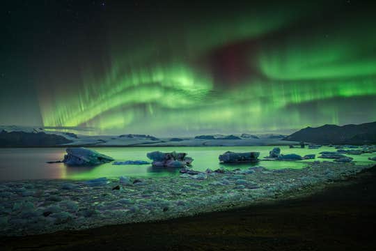 南岸两日游|黑沙滩-杰古沙龙冰河湖-蓝冰洞探秘