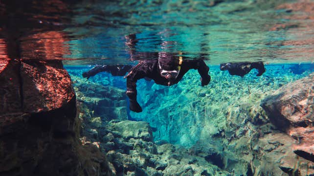 La Excursión de Snorkel en Silfra desde Reikiavik con Fotos Subacuáticas Gratis