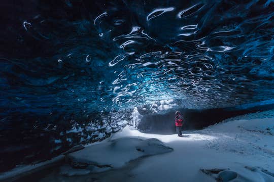 瓦特纳冰川冰川徒步+蓝冰洞探秘|杰古沙龙冰河湖出发,自驾集合