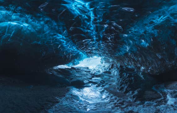 瓦特纳冰川蓝冰洞超级吉普3小时旅行团 | 杰古沙龙冰河湖出发 