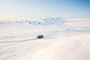 Goldener-Kreis- & Schneemobil-Tour ab Reykjavik