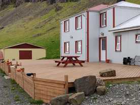 Stekkatun Guesthouse has a lovely terrace.