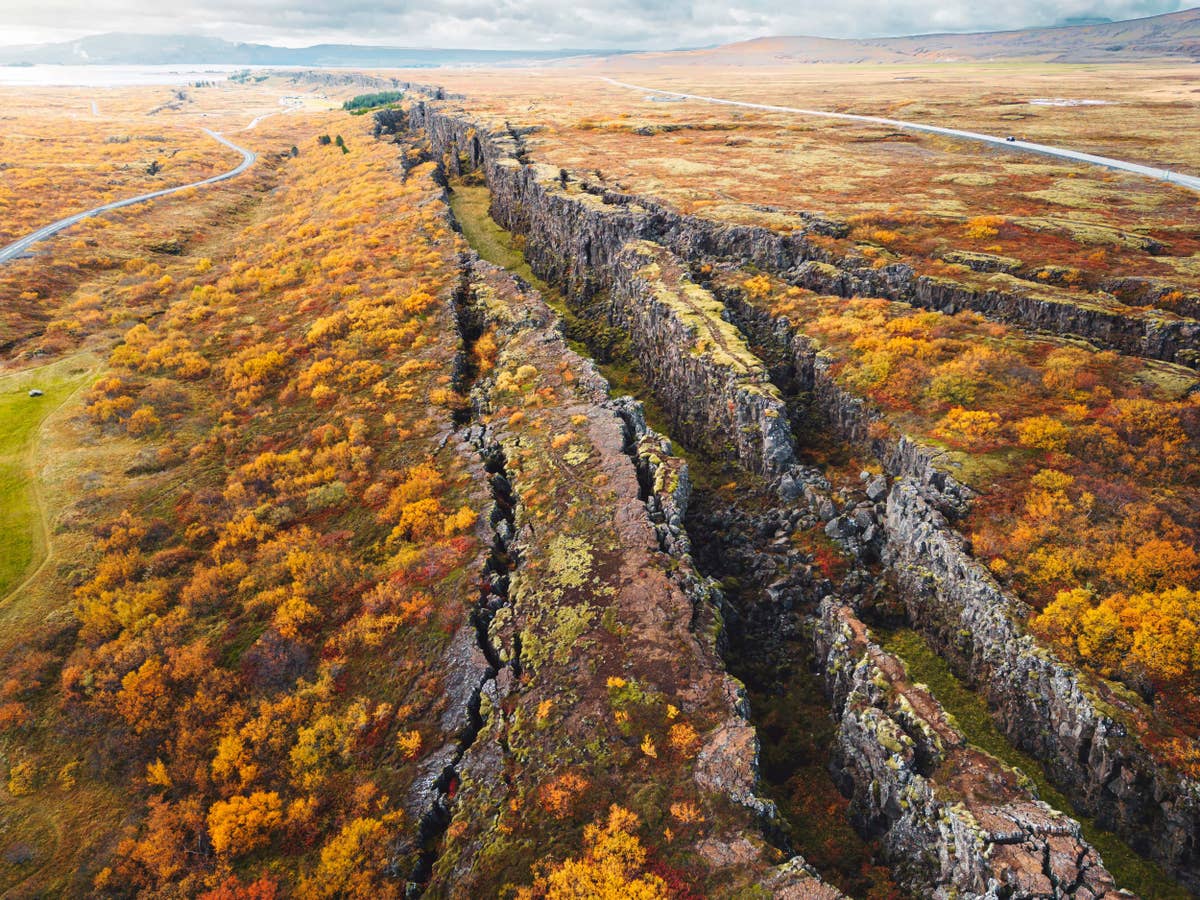 Гравитация Луны и Солнца как триггер медленных землетрясений