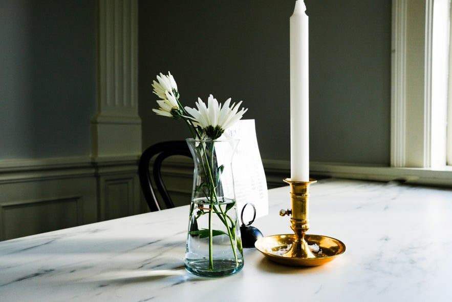 IÐNÓ is a perfect for sitting down and enjoying some drinks and pastries