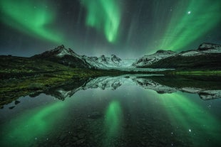 Pacchetto di 6 giorni per aurora boreale in Islanda con speleologia su ghiaccio
