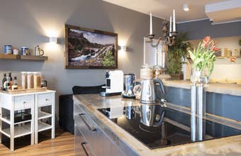 B14 Unique Apartment has a wealth of amenities for travelers.