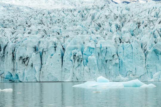 Tour en Bateau sur la Lagune Glaciaire de Fjallsarlon au Parc National de Vatnajokull  
