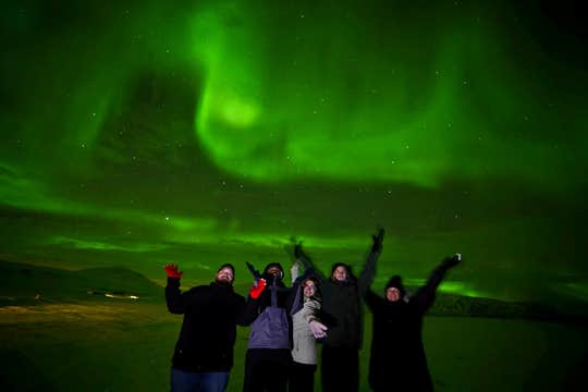 Private Northern Lights Tour with Professional Photoshoot and Warm Snacks from Reykjavik