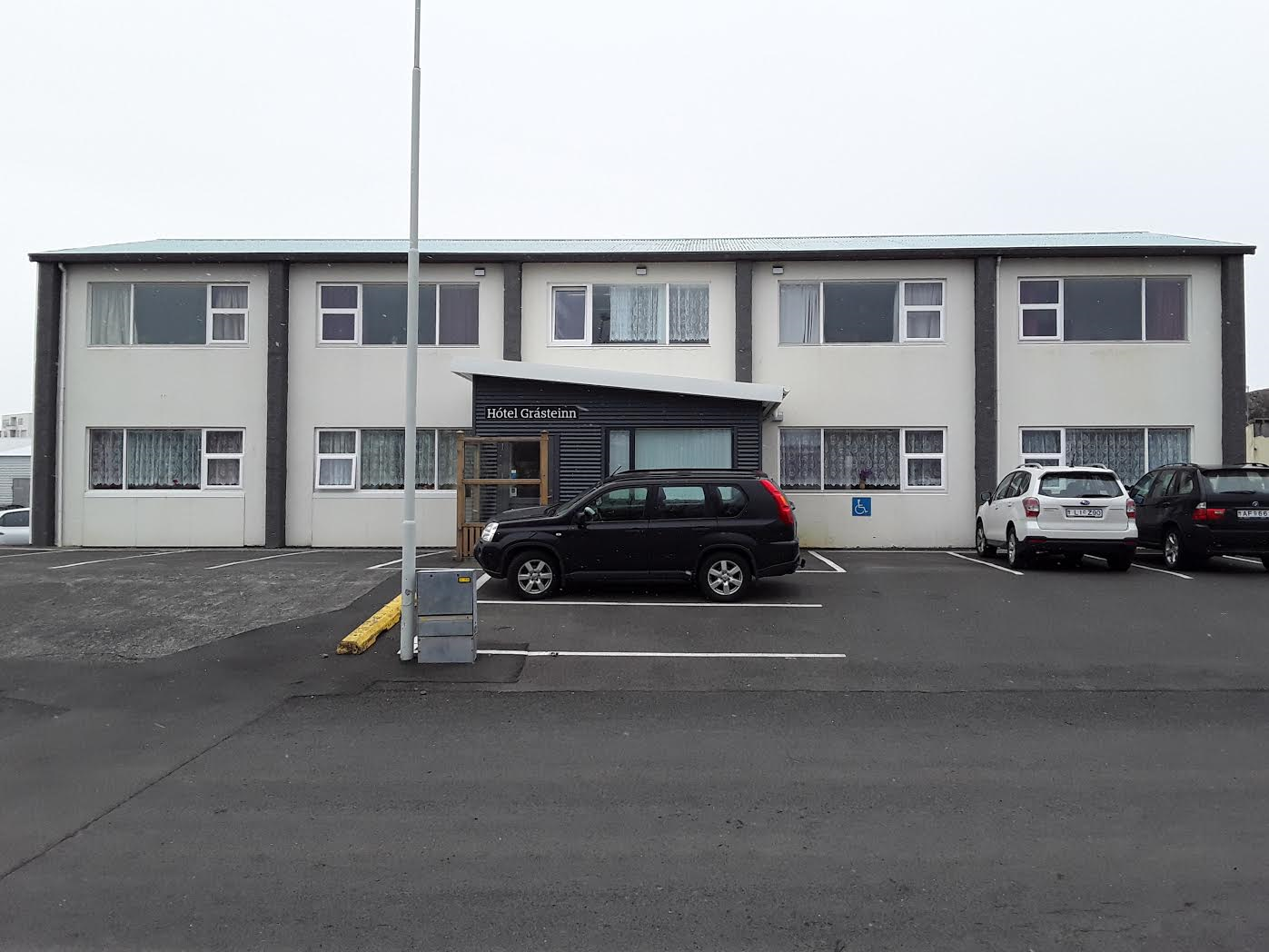 Hotel Grasteinn położony jest w pobliżu międzynarodowego lotniska na Islandii.