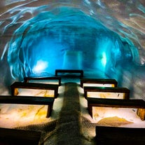 Een ijstunnel in de Langjokull-gletsjer in West-IJsland.