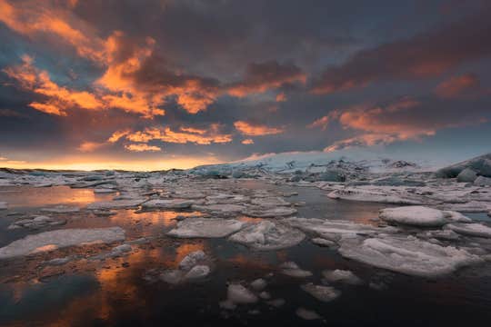 杰古沙龙冰河湖(Jokulsarlon)水陆两栖船游