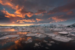 杰古沙龙冰河湖（Jokulsarlon）水陆两栖船游