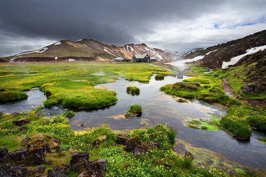 8-Day Summer Vacation Package Tour of the Best Attractions in Iceland