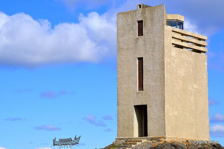 Vitaleiðin - Follow the Lighthouse Trail of the South Coast of Iceland