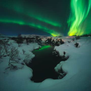 Small-Group Northern Lights Tour from Reykjavik with Guaranteed Retry