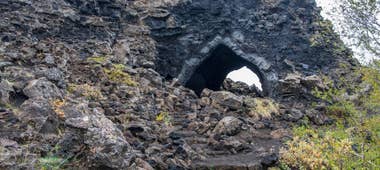 Lava Church Cave (Kirkjan)