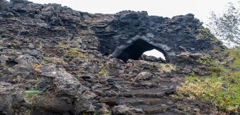 Lava Church Cave (Kirkjan)