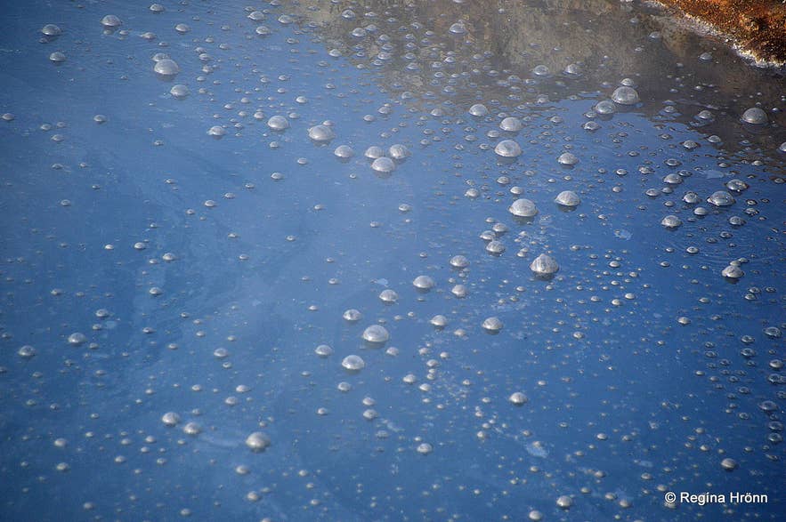 The colourful Geothermal Areas by Mt. &Ouml;lkelduhn&uacute;kur and &Ouml;lkelduh&aacute;ls in South Iceland
