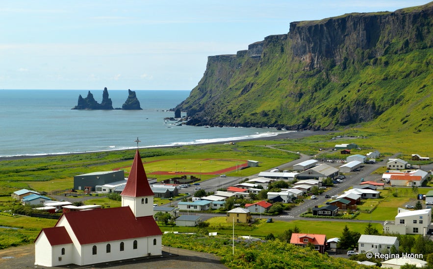 The Farmer at Reynistaður and the Elf who built the Reyniskirkja Church - Icelandic Folklore