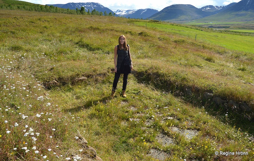 The Farmer at Reynistaður and the Elf who built the Reyniskirkja Church - Icelandic Folklore