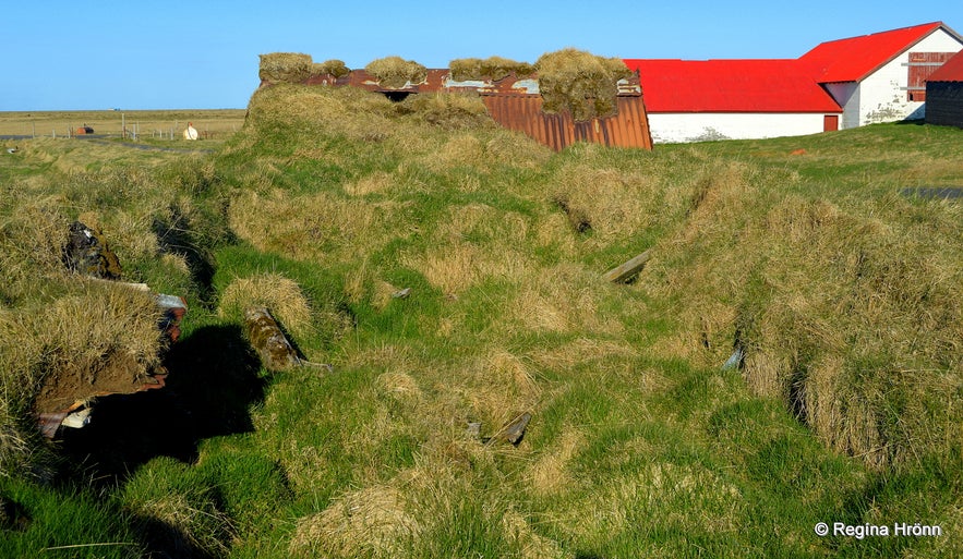 The Farmer at Reynistaður and the Elf who built the Reyniskirkja Church - Icelandic Folklore