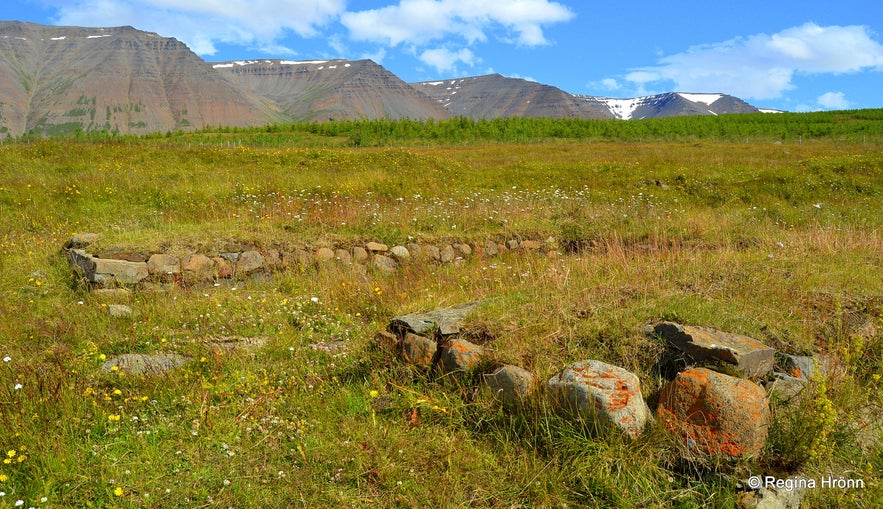 The Farmer at Reynistaður and the Elf who built the Reyniskirkja Church - Icelandic Folklore