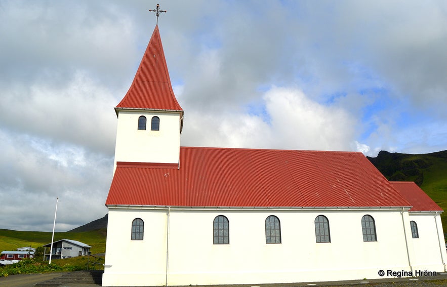 The Farmer at Reynistaður and the Elf who built the Reyniskirkja Church - Icelandic Folklore