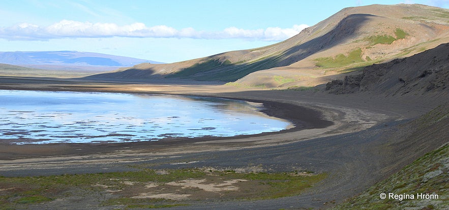 An easy Hike on Mt. Meyjarsæti and Lake Sandkluftavatn in South Iceland