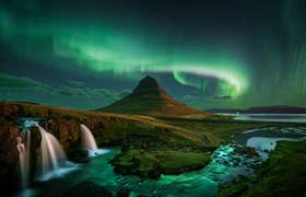 9 Day Northern Lights Winter Tour of the Total Iceland Experience with Ice Caving & the Blue Lagoon