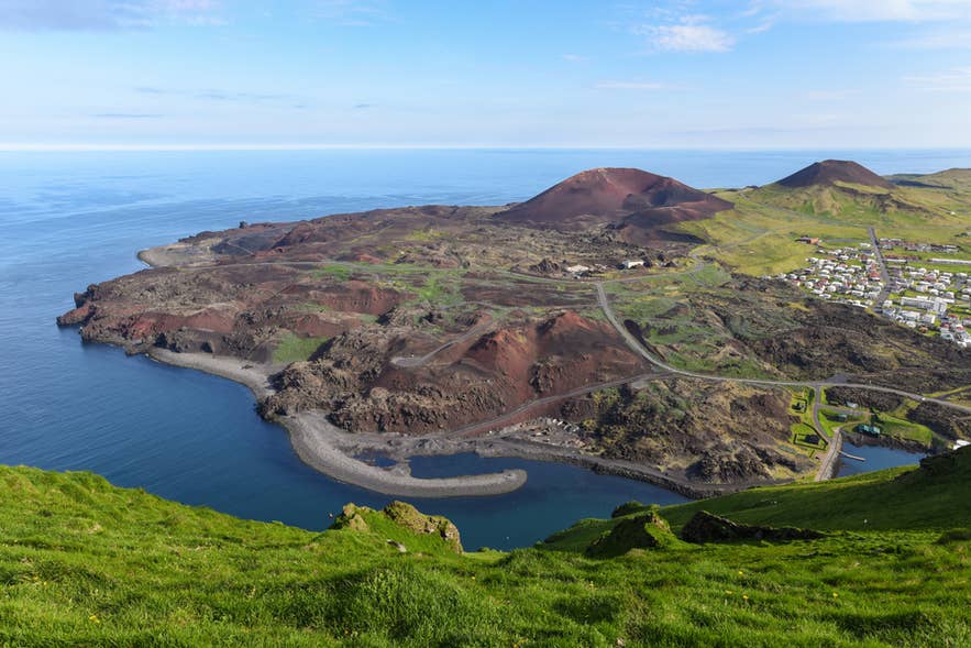 Eldfell-vulkanen er et av de mest imponerende naturfenomenene på Vestmannaeyjar.