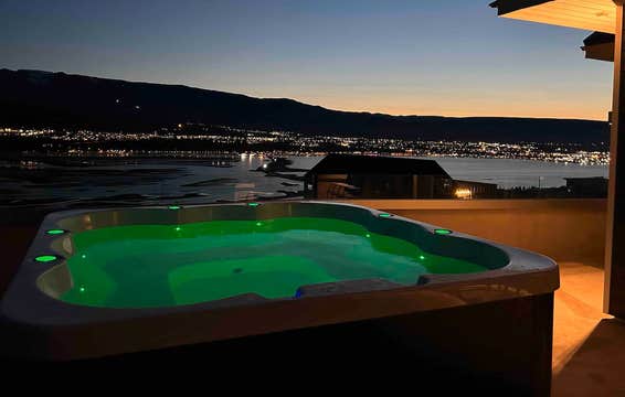 阿克雷里观景K17别墅（K17 Villa with a Scenic View in Akureyri）