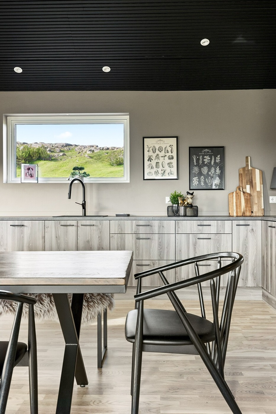 Serene Summerhouse Near Selfoss