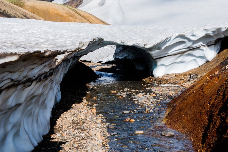 A snow cave along the Hrafntinnusker-Alftavatn hiking trail in Iceland’s Highlands.