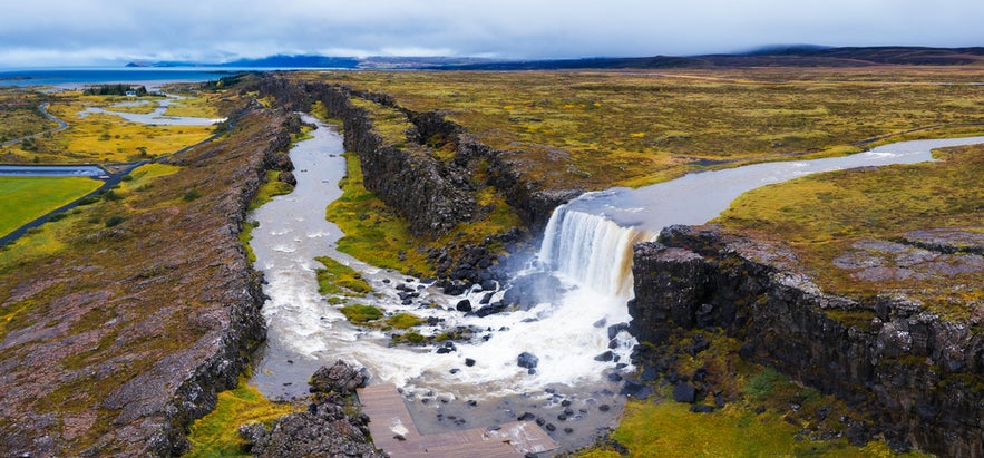 Oxararfoss is located in the Thingvellir National Park on the Oxara River.