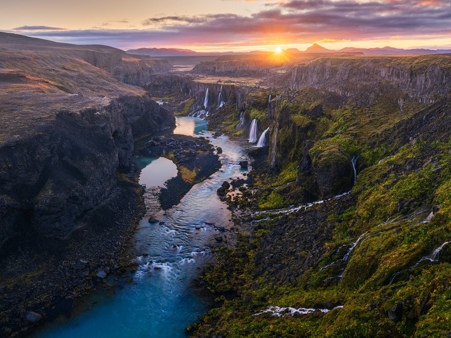 Hrauneyjafossar waterfall in Iceland, also known as Lekafossar or Fogrufossar. in Sigoldugljufur Canyon