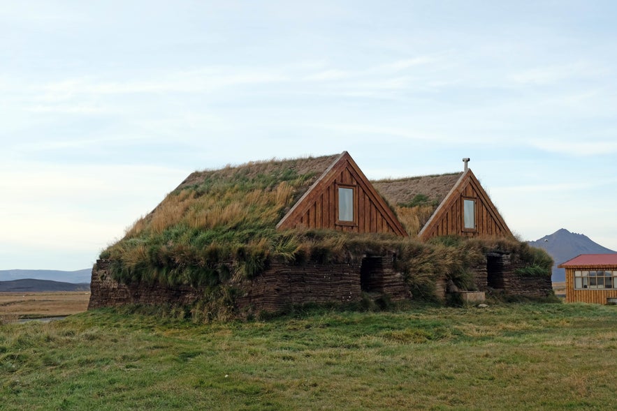 The turf houses in Modrudalur farm where guests can stay.