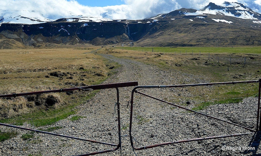 The hiking trail to Grundarfoss waterfall, seen from the road.