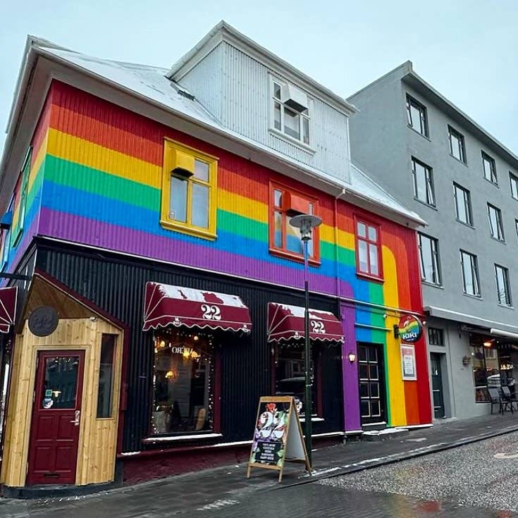 Kiki Queer Bar สถานที่จัดกิจกรรม LGBTQ+ ที่โดดเด่นที่สุดในเรคยาวิก