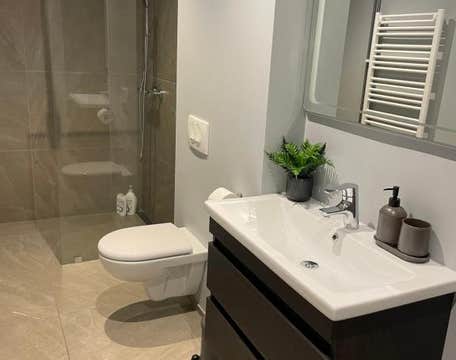 Lovely Apartment with Hot Tub Access