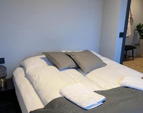 Lovely Apartment with Hot Tub Access