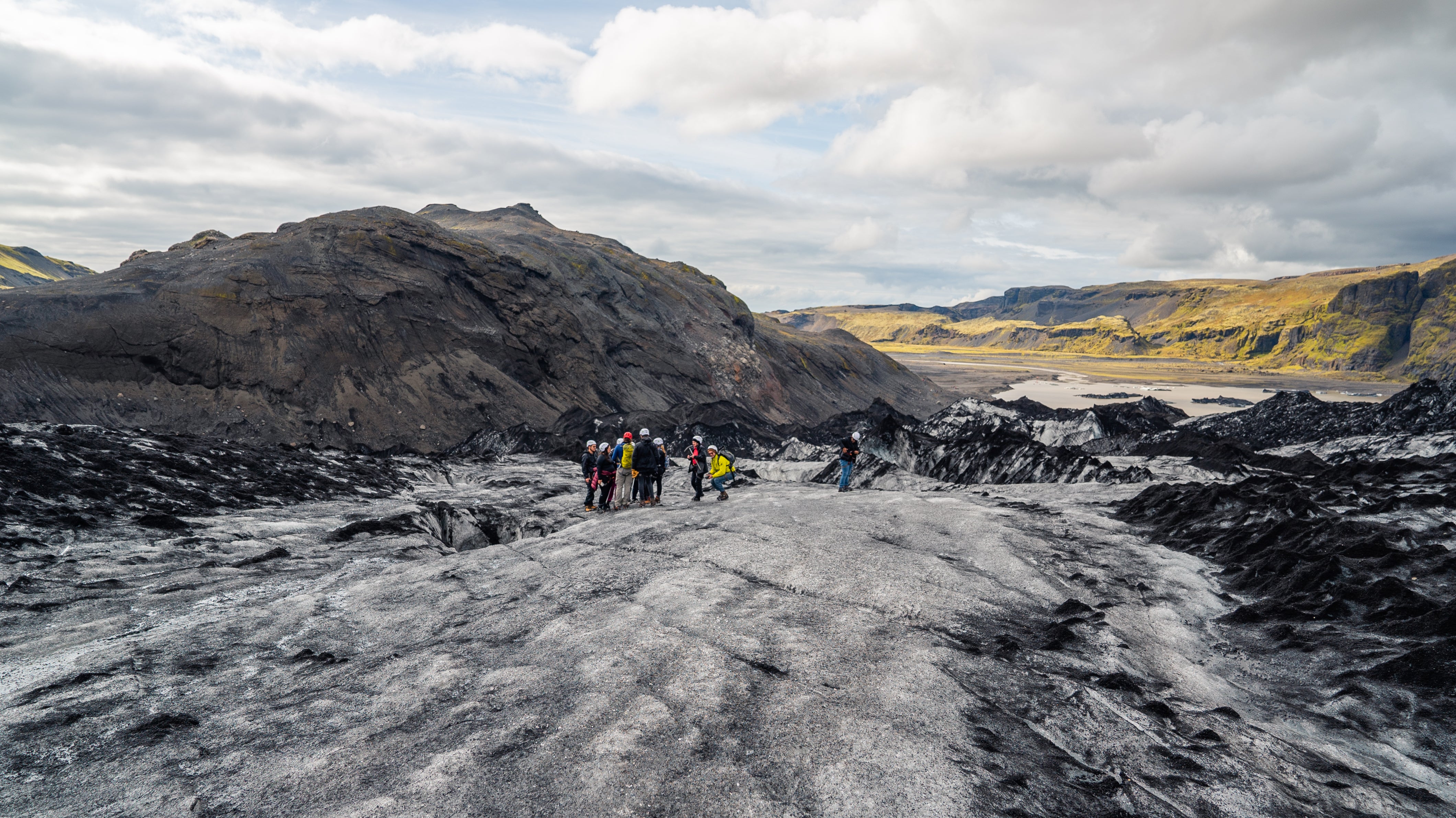 11-stündige Südküsten-Tour mit Wasserfällen & Gletscherwanderung am Solheimajökull – ab Reykjavik