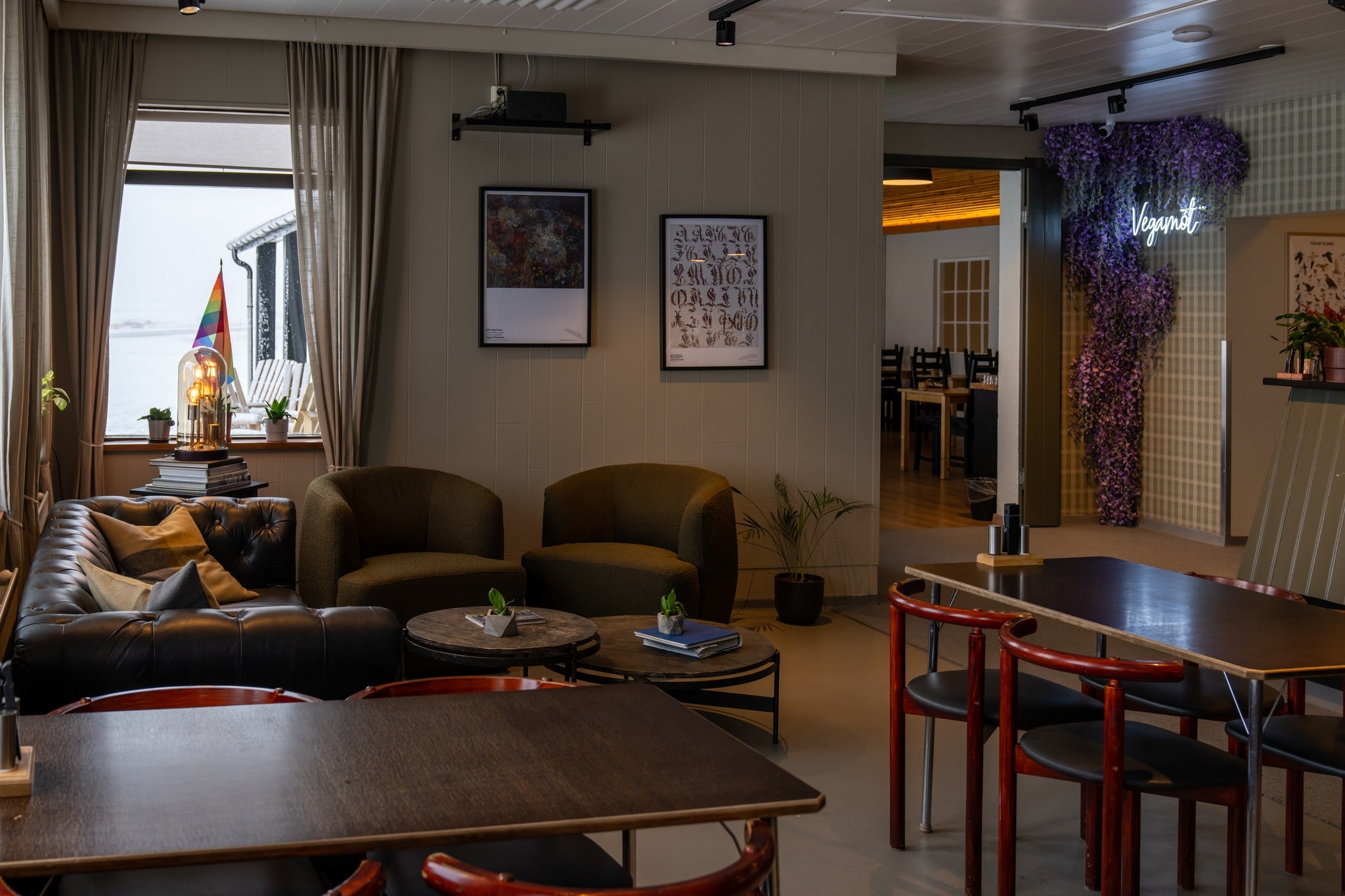 Interior of Vegamot Cafe (Hotel Snaefellsnes).