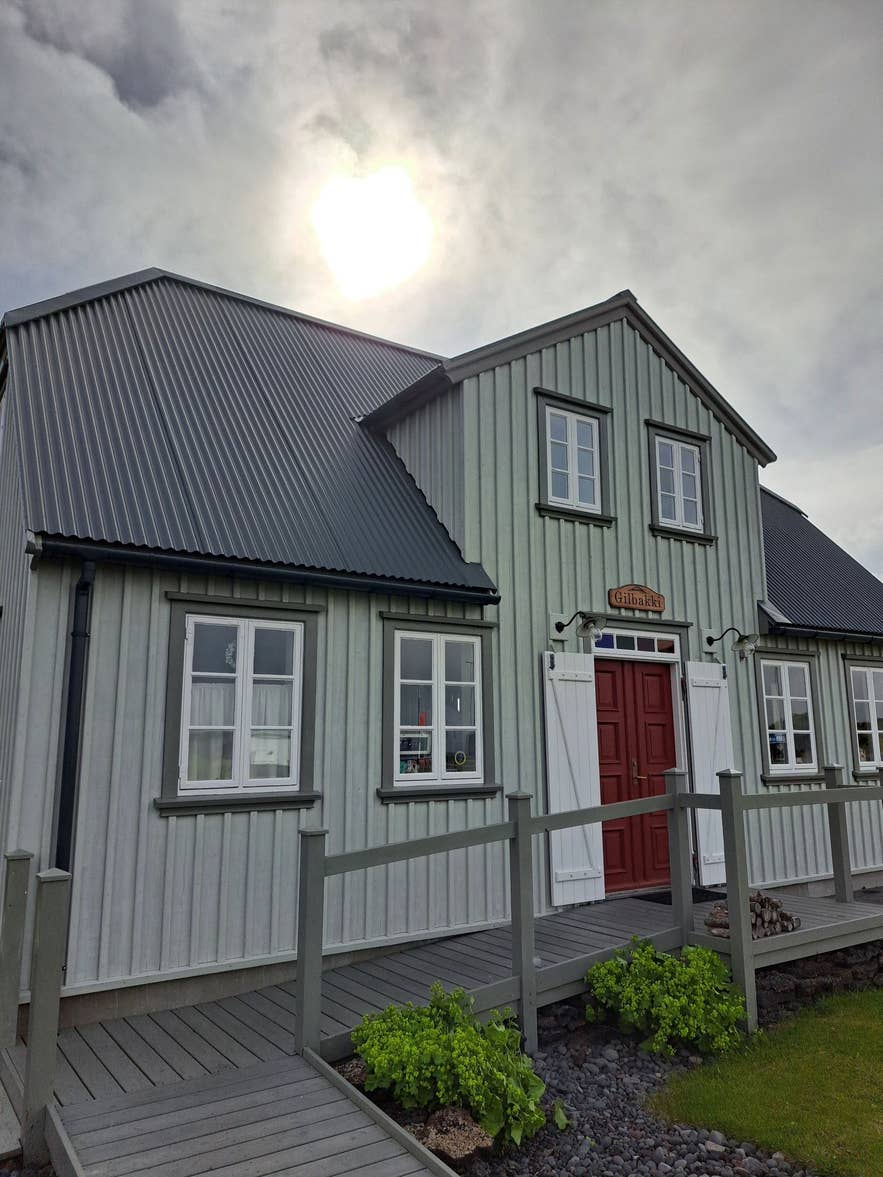 Extérieur de Gilbakki.
