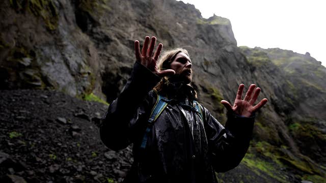 Guided 4 Hour Super Jeep Tour & Hike of the South Coast’s Hidden Mountains with Transfer from Vik