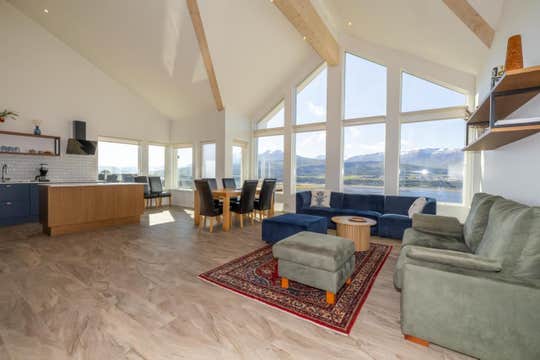 阿克雷里观景K17别墅(K17 Villa with a Scenic View in Akureyri)