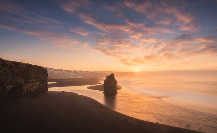 Reynisfjall, besides Reynisdrangar.